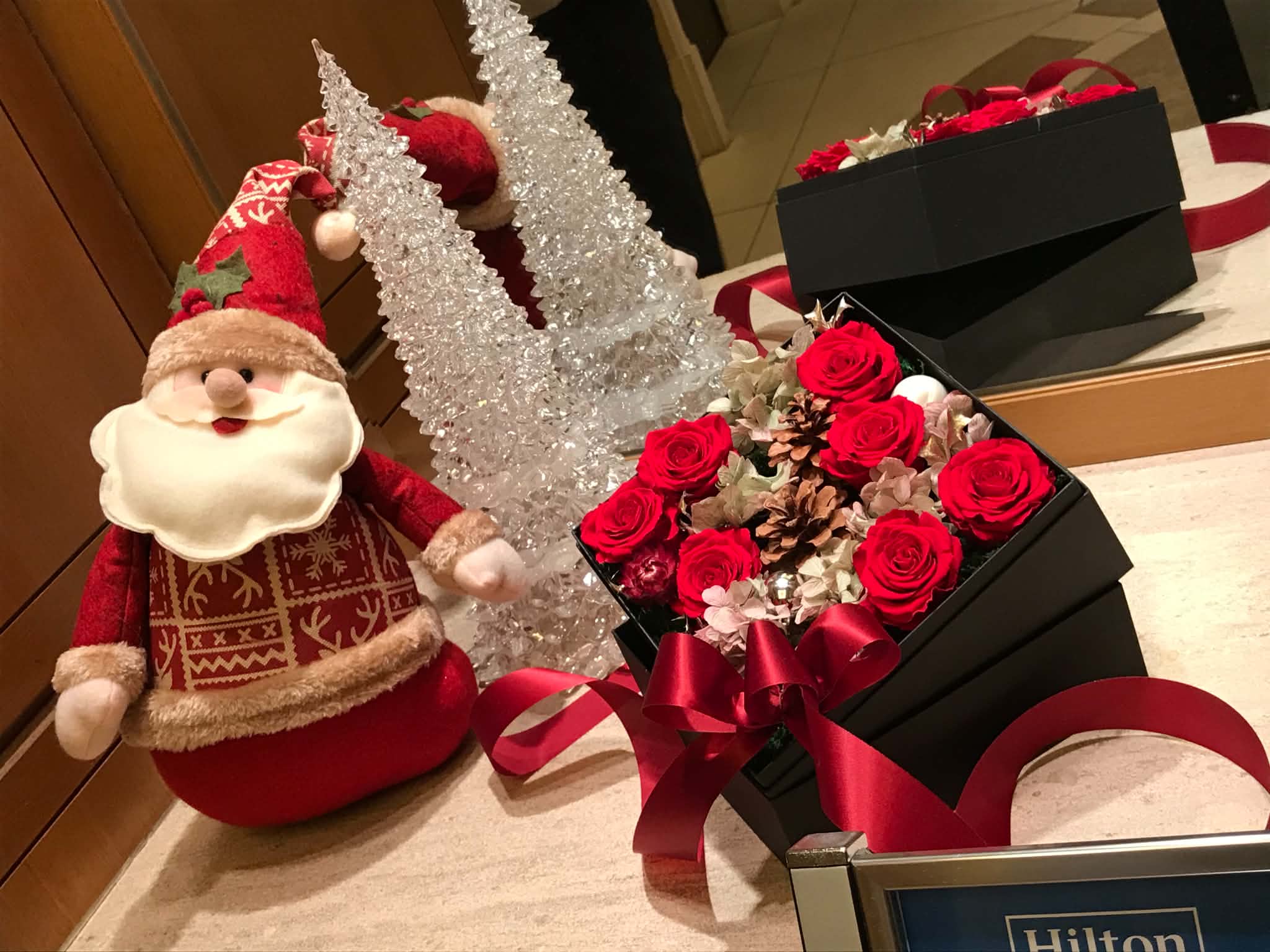 ヒルトン名古屋のクリスマス装飾、Mani Padme真楽セミナー会場の季節の彩り
